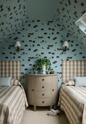 Featured wallpaper: Nip & Lassie – Celestial Blue